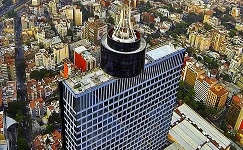 法国国家队三比二险胜阿根廷国家队晋级世界杯决赛